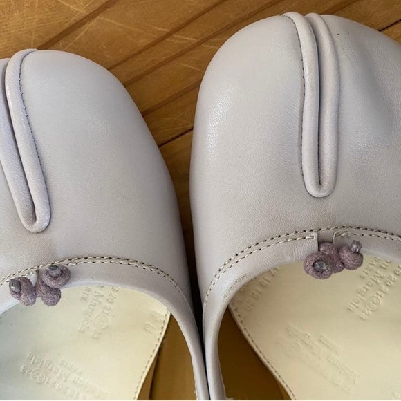 Maison Margiela Lavender Tabi Flats - Picture 3 of 4